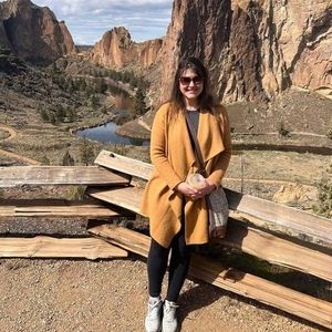 Meet your Posher, Laura